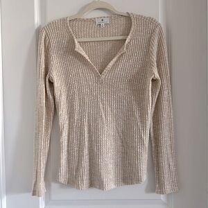Socialite Brand Women’s Cream Colored Long Sleeved Top - Size XS